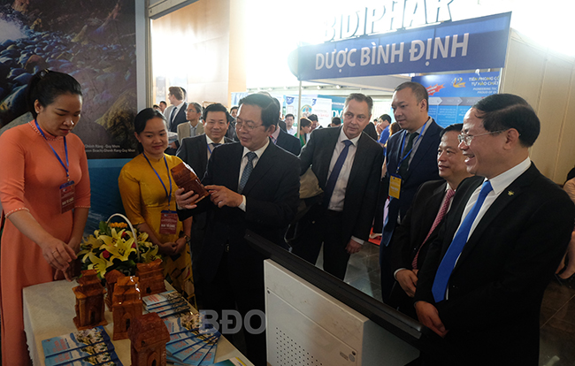 Promoting and promoting Quy Nhon - Binh Dinh tourism at the investment promotion conference of German enterprises in Binh Dinh