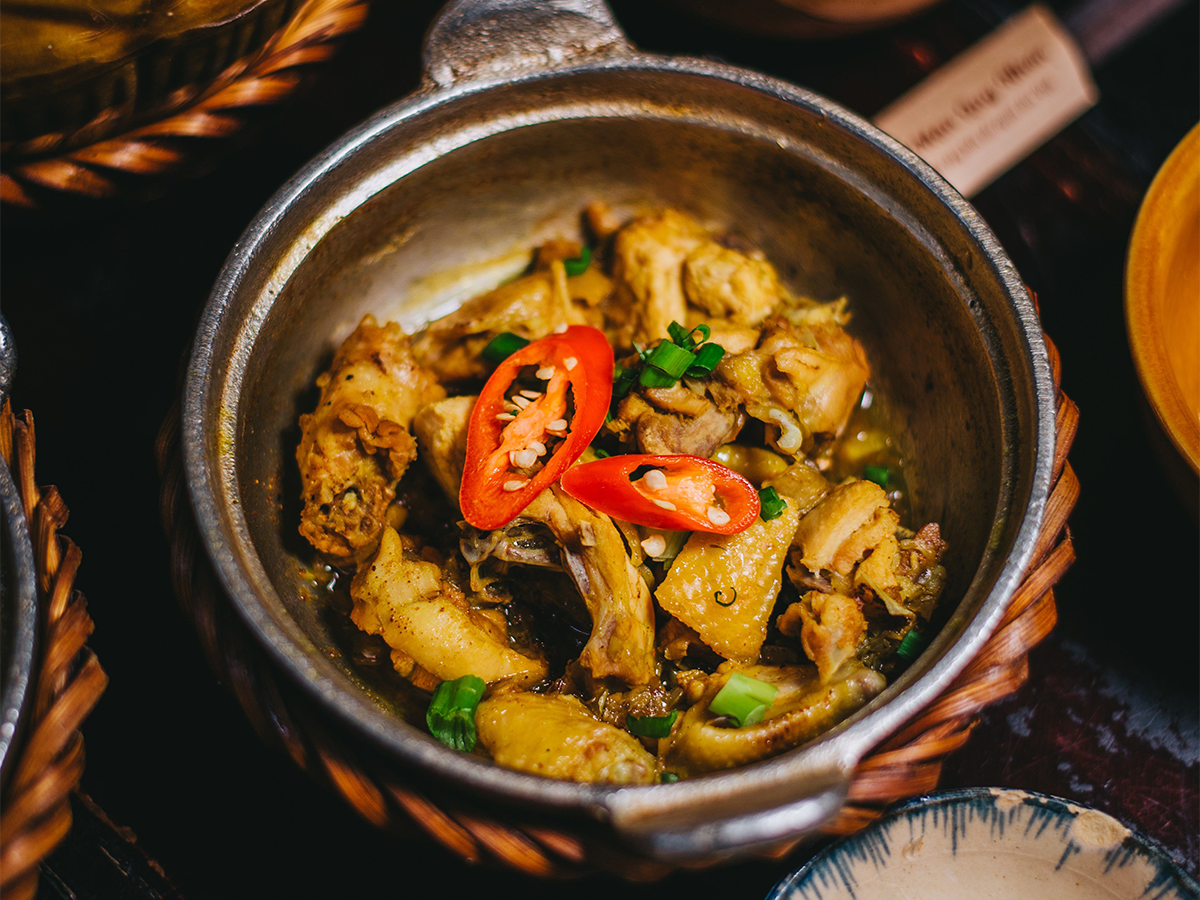 Thịt gà kho xả