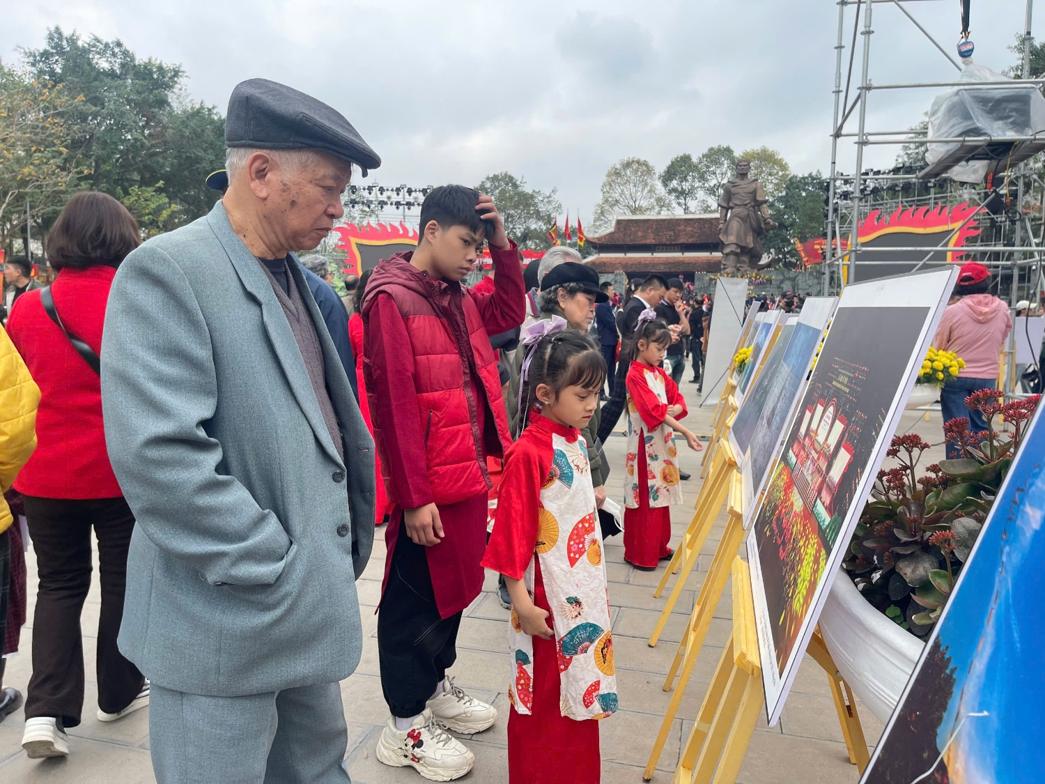 值河内市玉海同大胜利236周年（1789-2025）之际，举办旅游图片展，推介平定省2025年的文化、体育和旅游活动