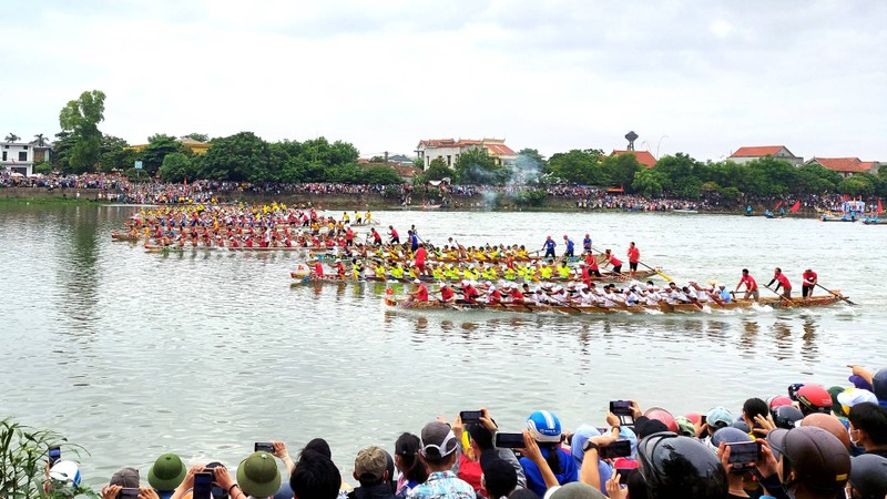 Quảng Bình: “Dậy sóng” sông nước Kiến Giang mừng Tết Độc lập