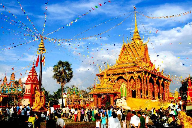 Chôl Chnăm Thmây, lễ hội mừng năm mới của người Khmer