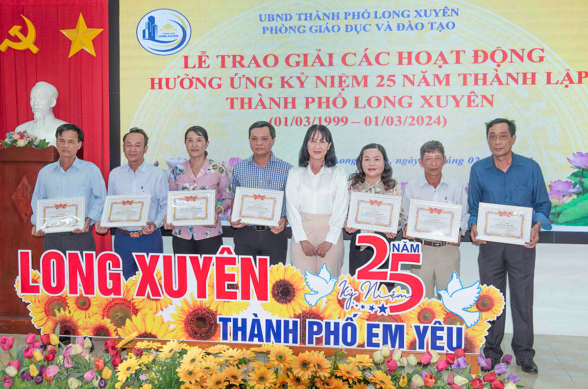 Kỷ niệm 25 năm thành lập TP Long Xuyên