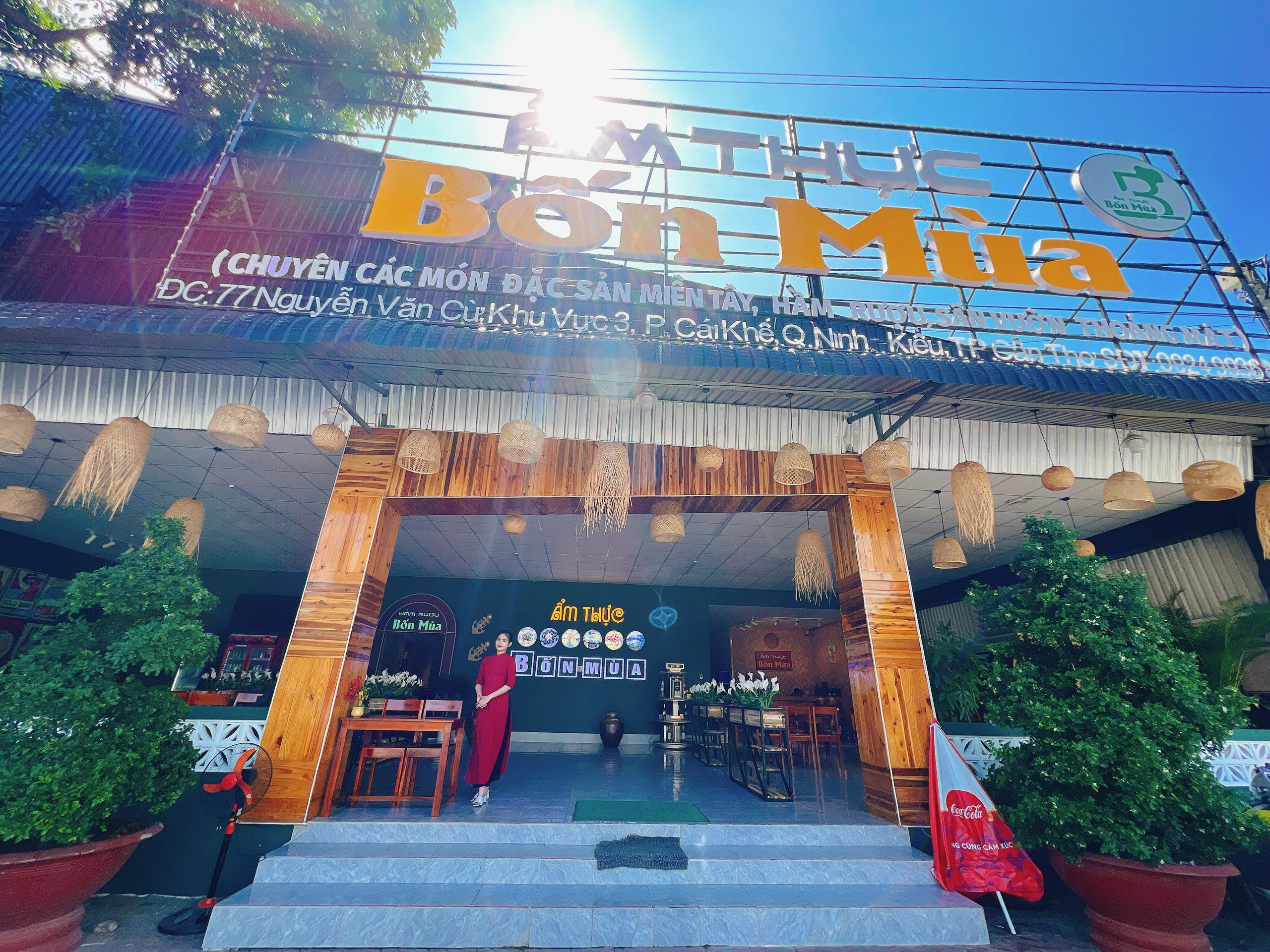 Ẩm thực Bốn Mùa - không gian sinh thái, hầm rượu hiện đại