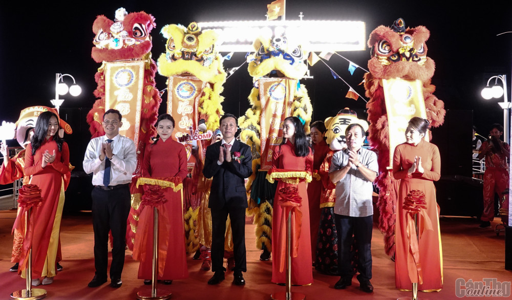 Khai trương du thuyền nhà hàng Can Tho Princess