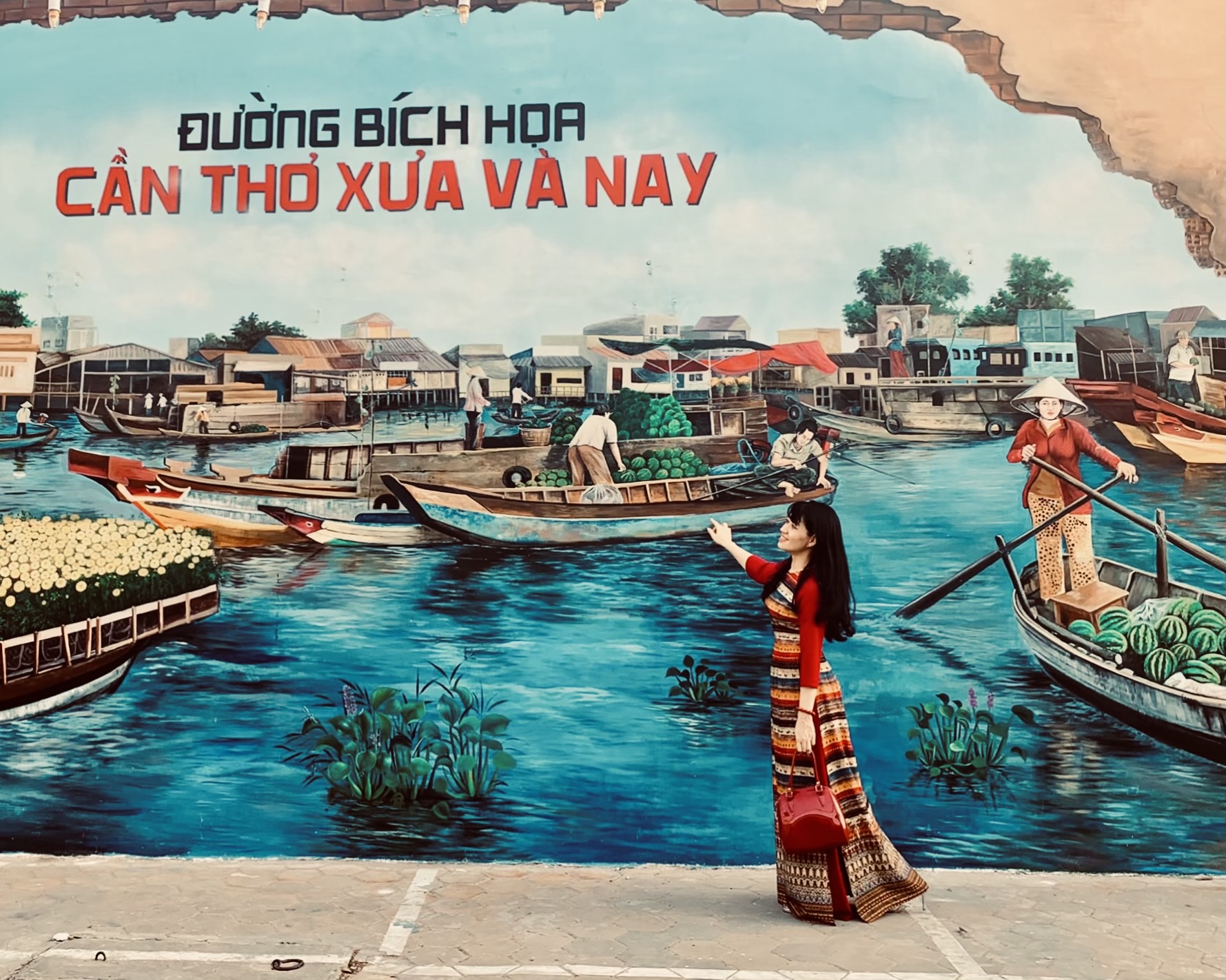 Đường bích họa “Cần Thơ xưa và nay”