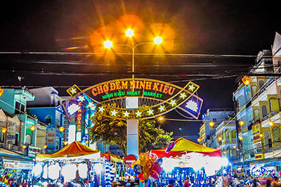 Ninh Kieu Night Market