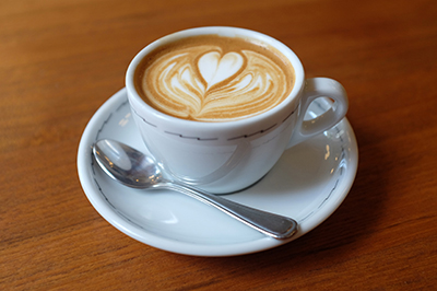 CAFÉ  CAPPUCCINO / LATTE