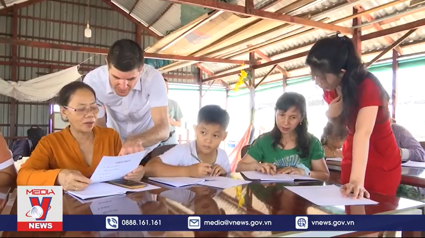 Học tiếng Anh trên bè cá
