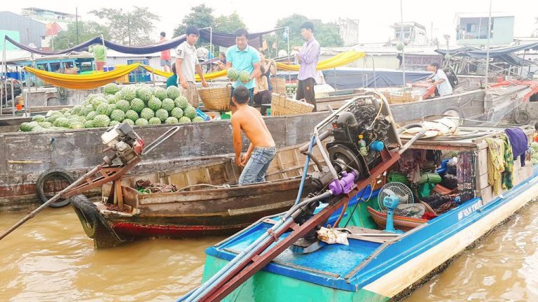 Chợ nổi Cái Răng Cần Thơ hớp hồn du khách thập phương